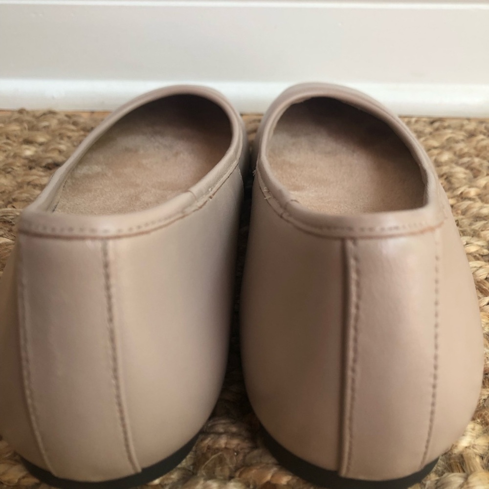 New: Vionic Orinda Flat in Putty Leather. Size 39 Narrow - Picture 7 of 16